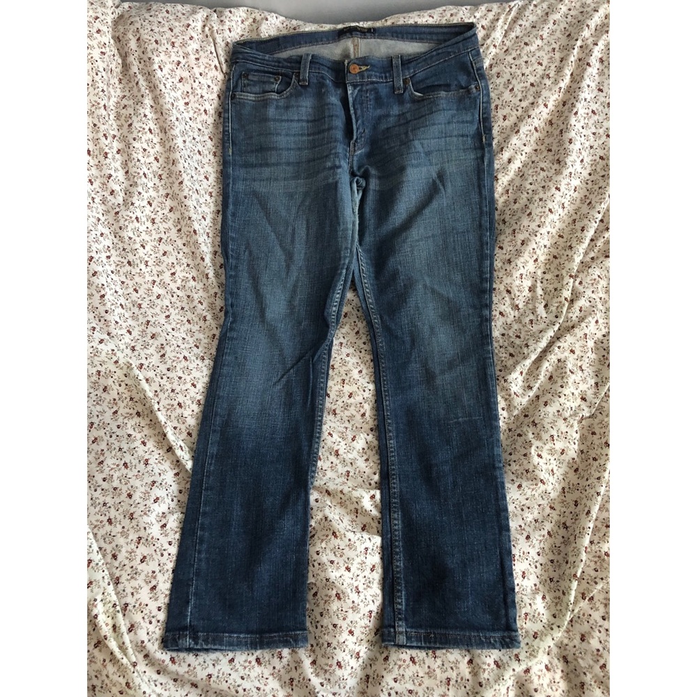 LEVIS jeans last photos show wear and tear
